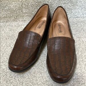 LifeStride Brown Croc-Embossed Loafers